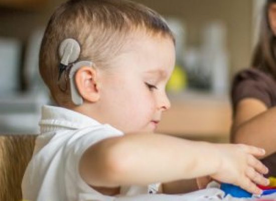 El implante coclear y el desarrollo psicofísico